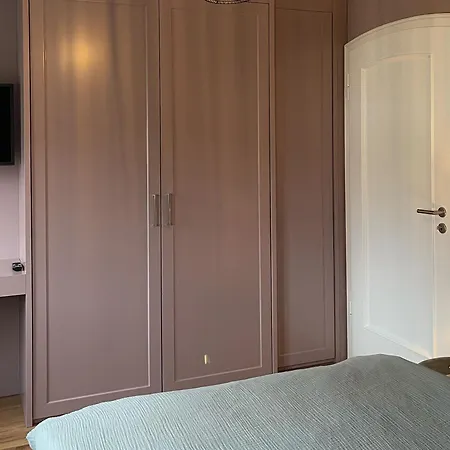 Louise Boutique 3 *